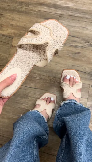 Aileen Flat Sandal - White Raffia (Wide Friendly)