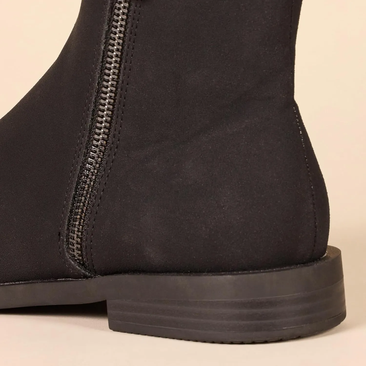 Amazon Essentials Women's Exterior Zip Flat Ankle Boot