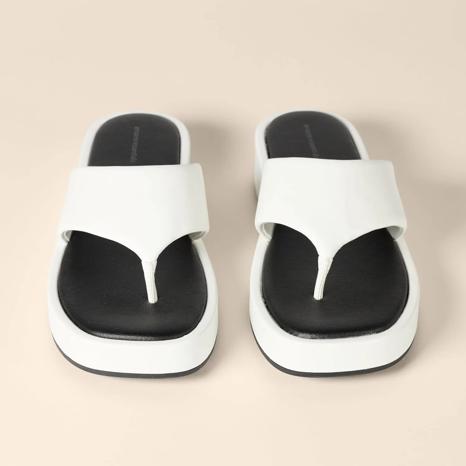 Amazon Essentials Women's Flatform Thong Sandals