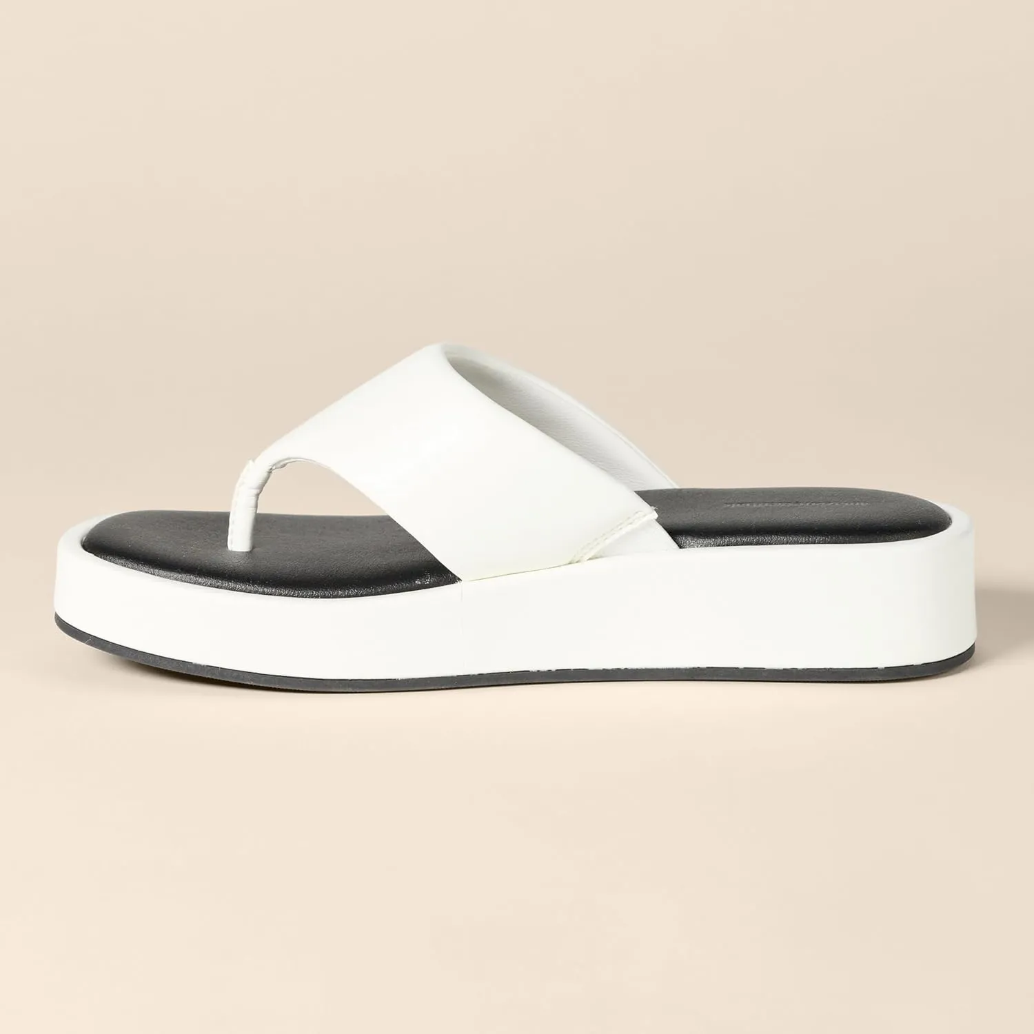 Amazon Essentials Women's Flatform Thong Sandals
