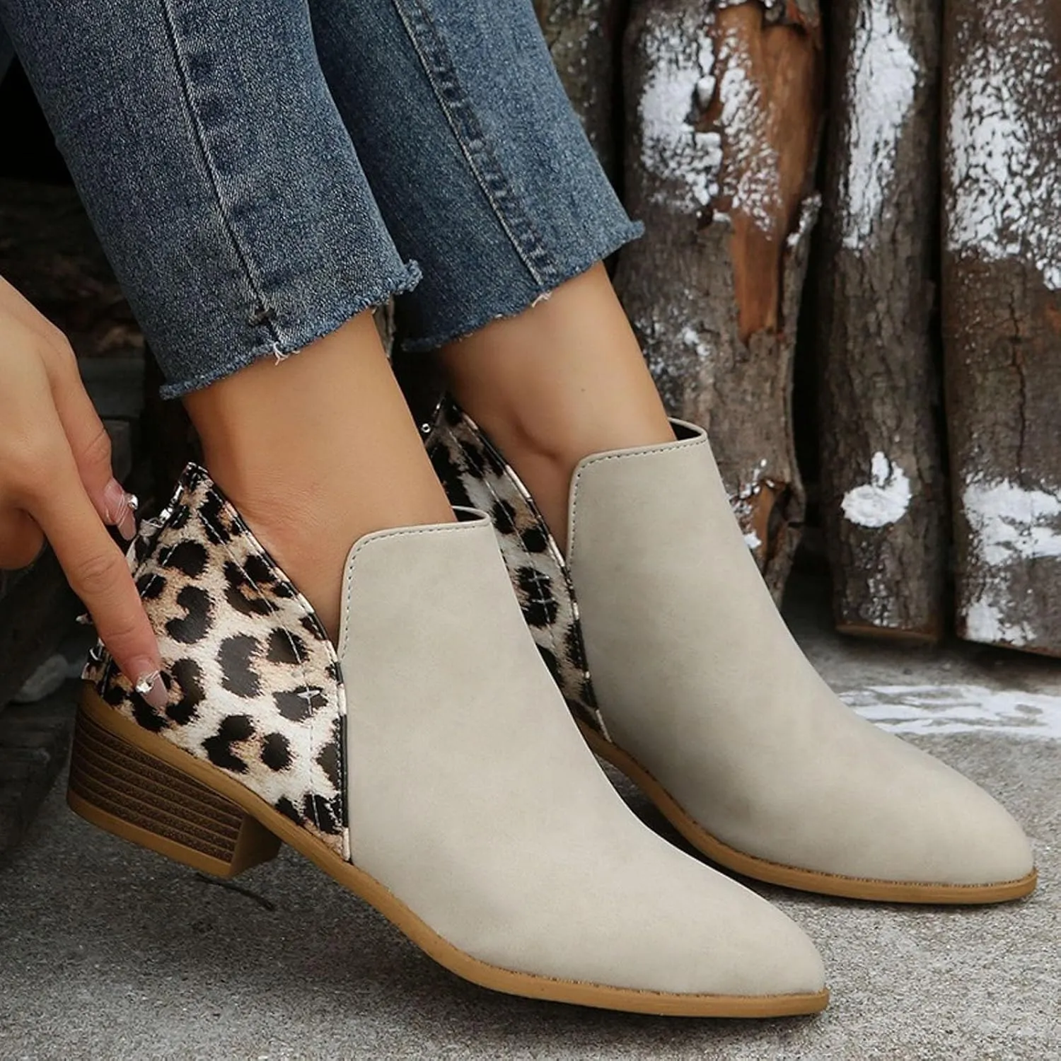 AMDBEL Winter Boots for Women 2024 Ankle Boots Round Toe Leopard Print Side Zipper Short Boot Winter Walking Shoes