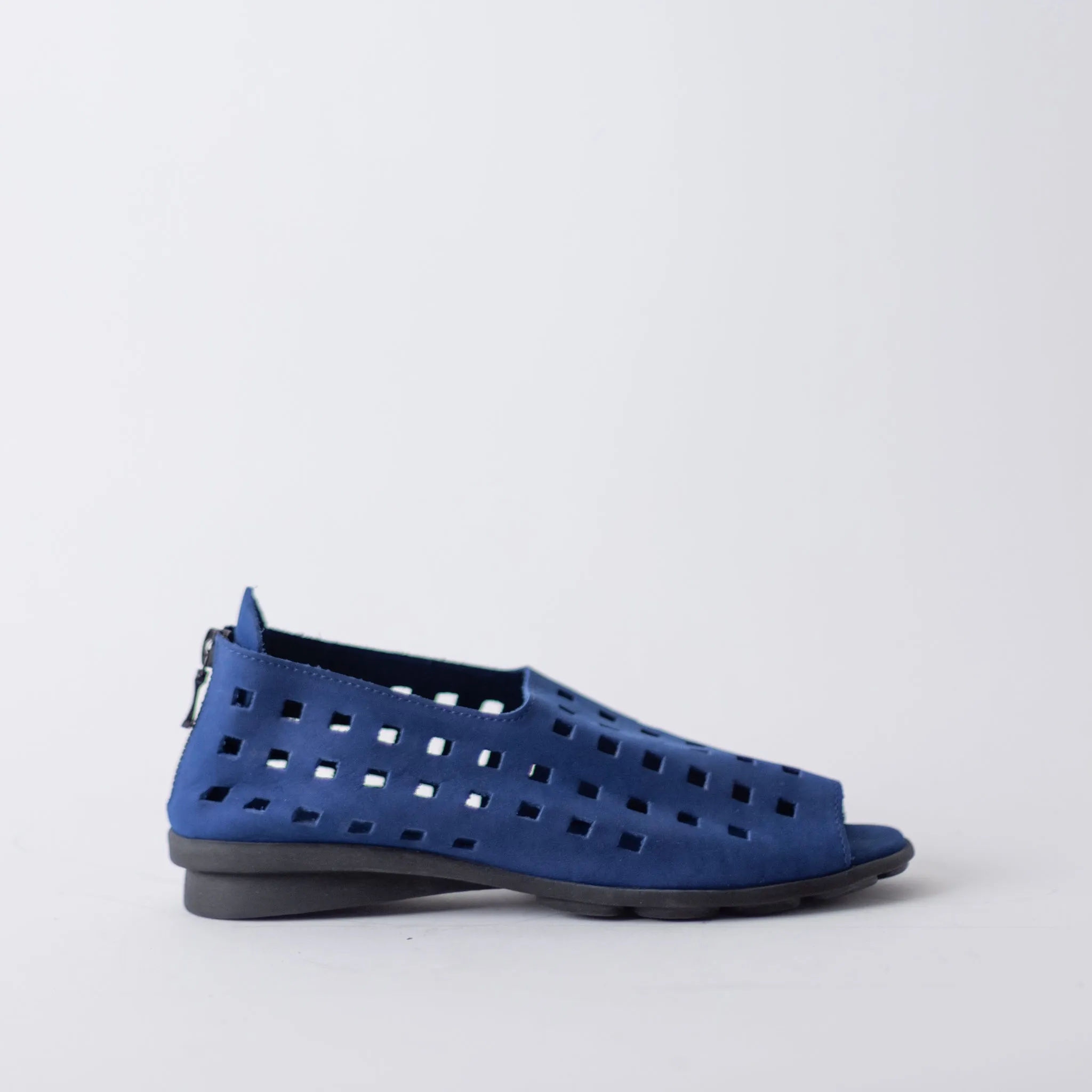 ARCHE DRICK NUBUCK NAVY FLATS