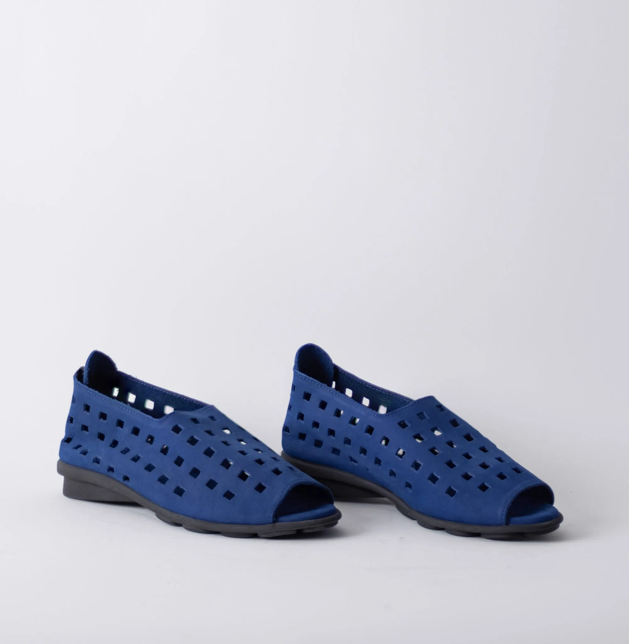 ARCHE DRICK NUBUCK NAVY FLATS