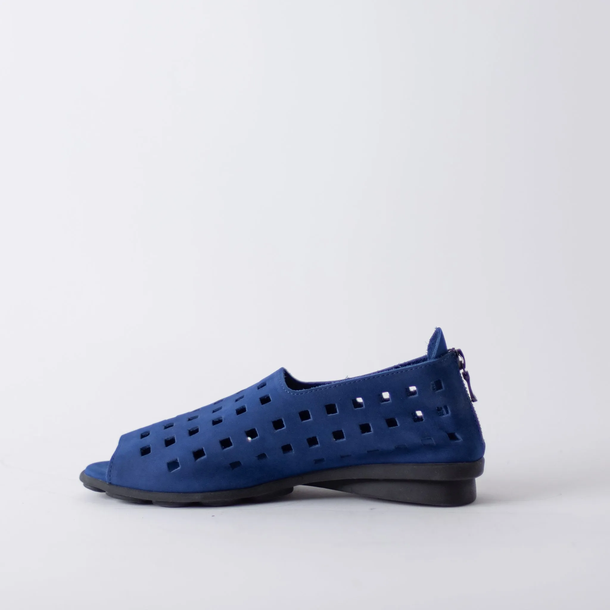ARCHE DRICK NUBUCK NAVY FLATS