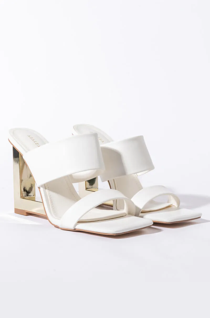 AZALEA WANG HEAD IN THE CLOUDS WEDGE SANDAL IN WHITE