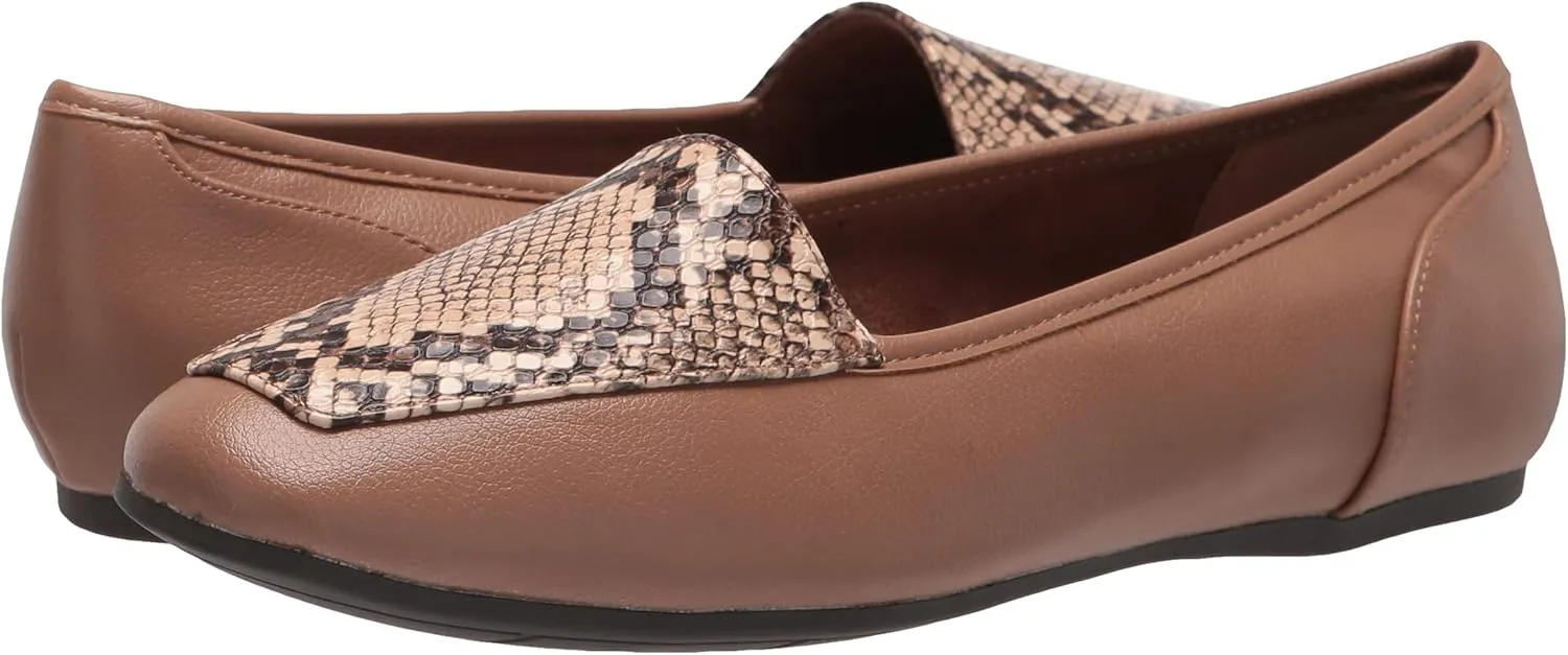 Easy Street Women's Thrill Flat Sneaker