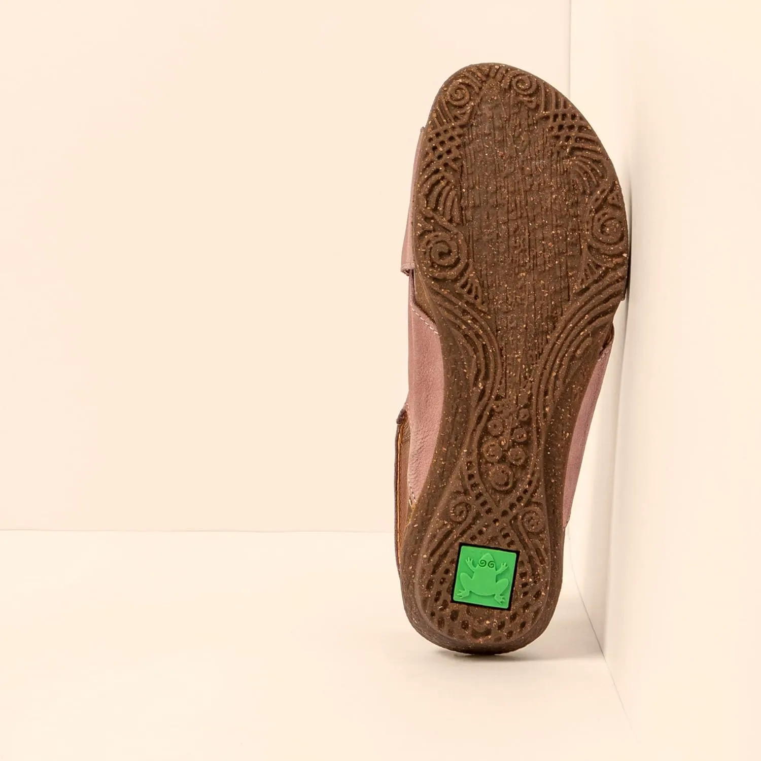 El Naturalista Women's Classic Flat Sandal