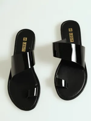 Flat Basic Push In Mule Sandal With Toe Post - Black