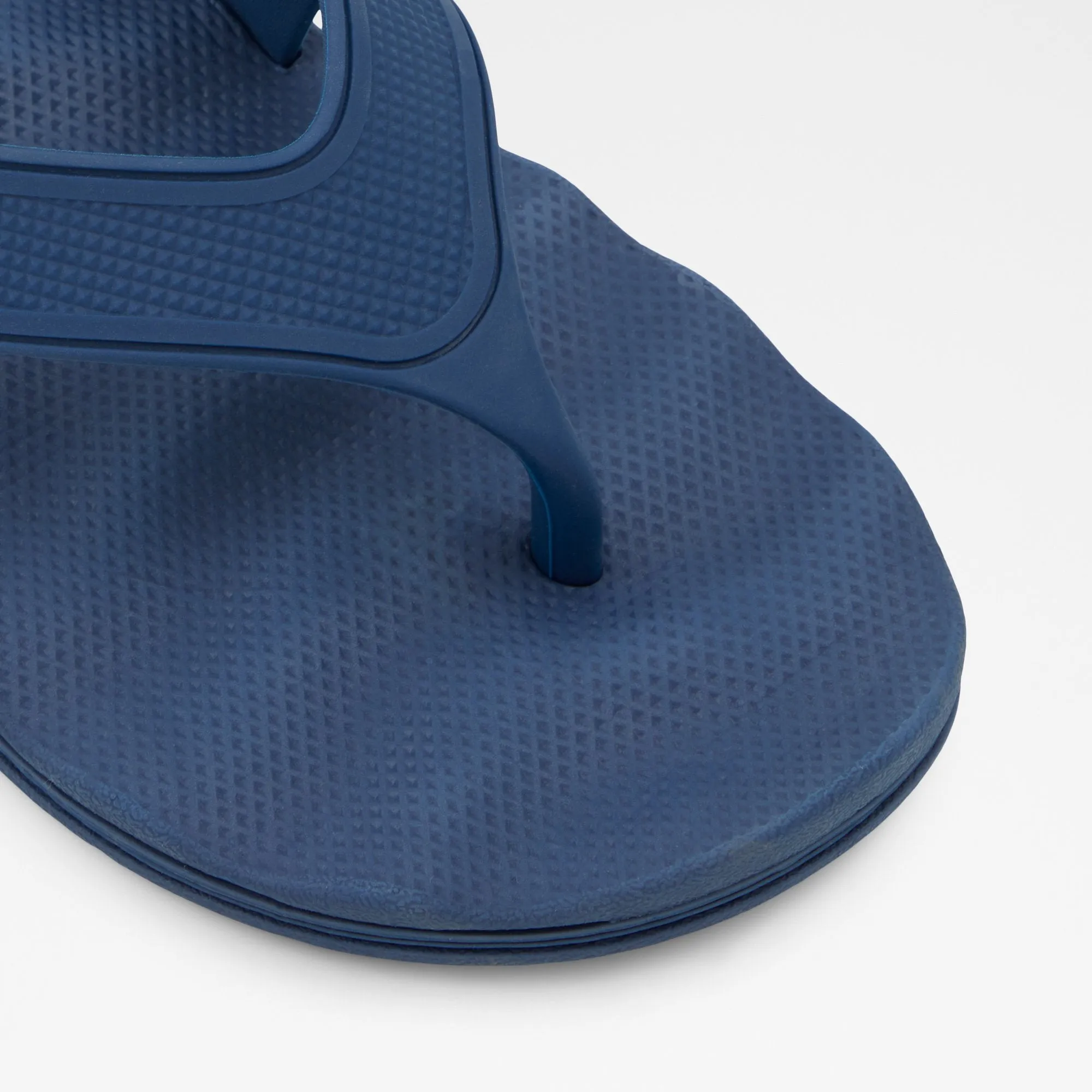 Haciendo Thong Sandals