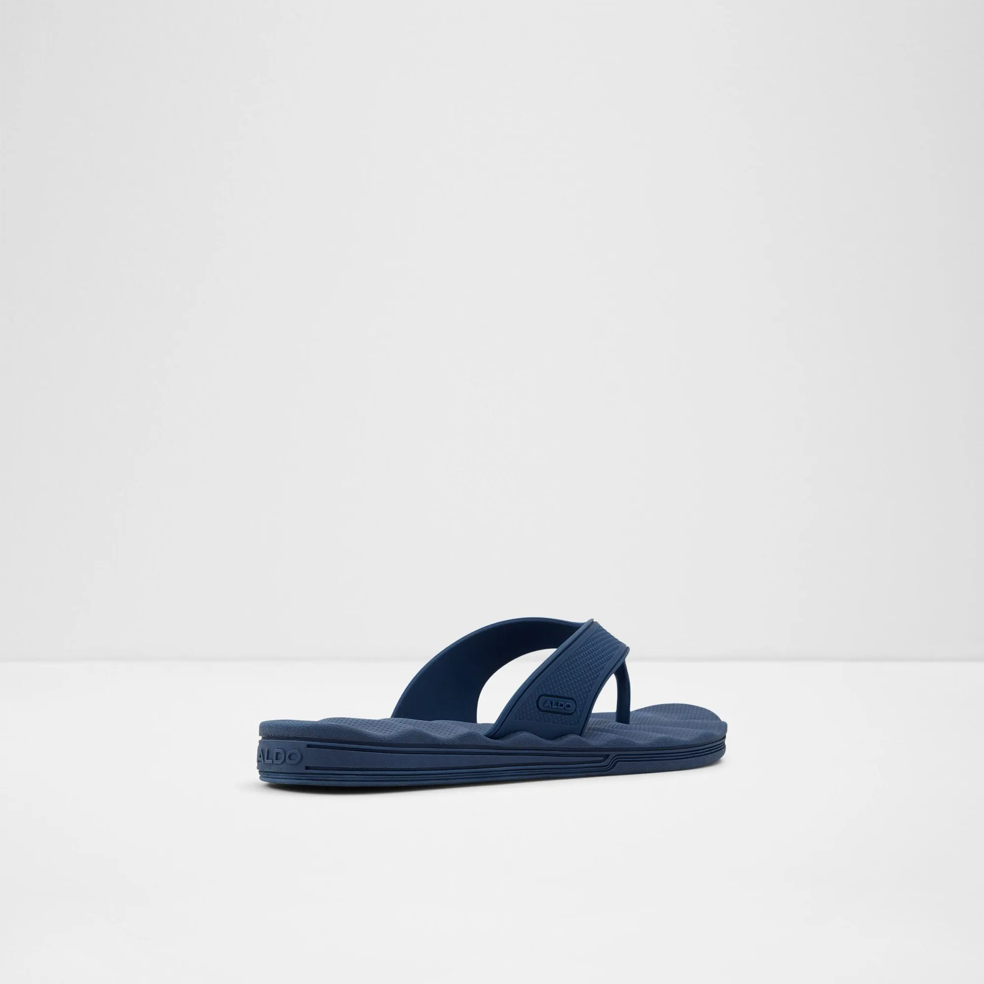 Haciendo Thong Sandals