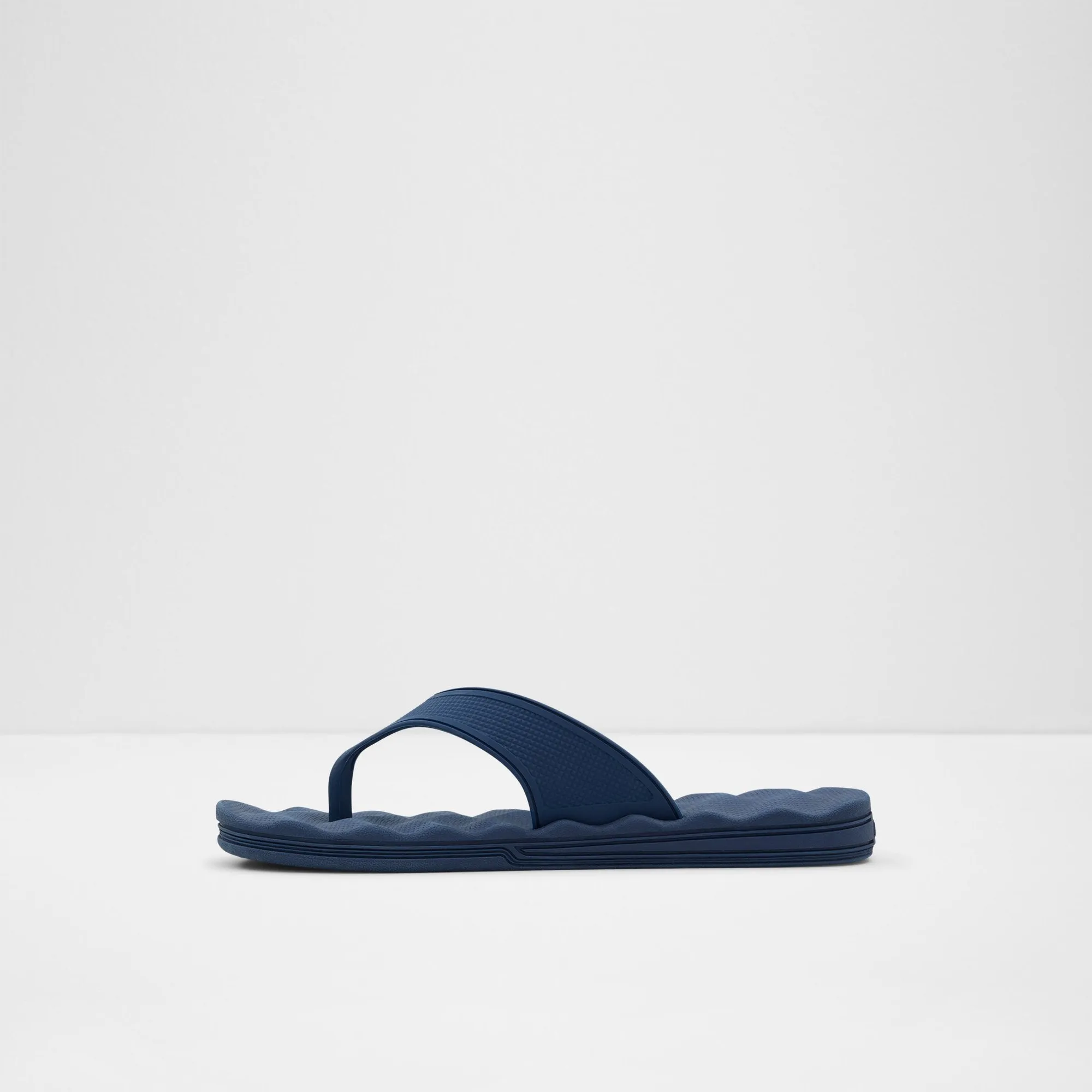 Haciendo Thong Sandals