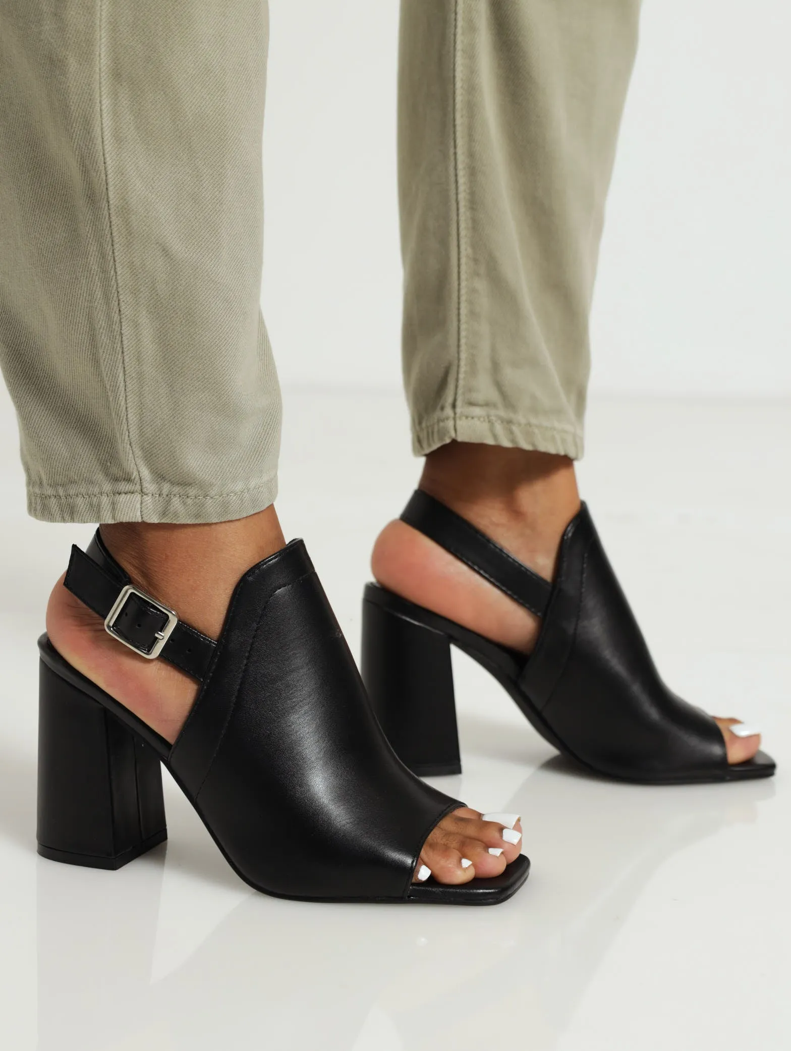 Hi-Block Caged Mule