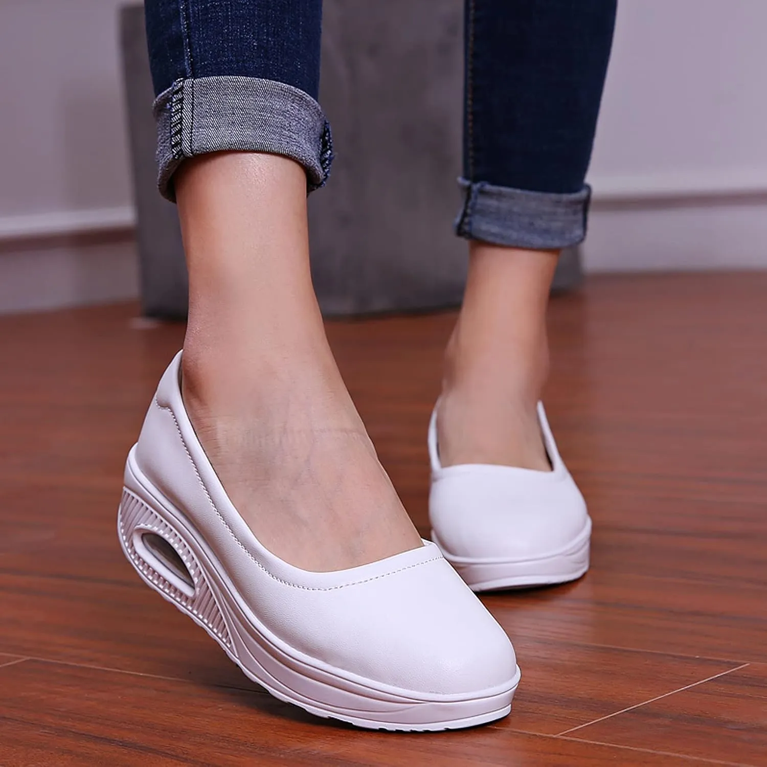ihinzry Women's Wedge Leather Shoes Nurse Lightweight Comfort Work Shoes Waterproof Non Slip Loafer Platform Shoes