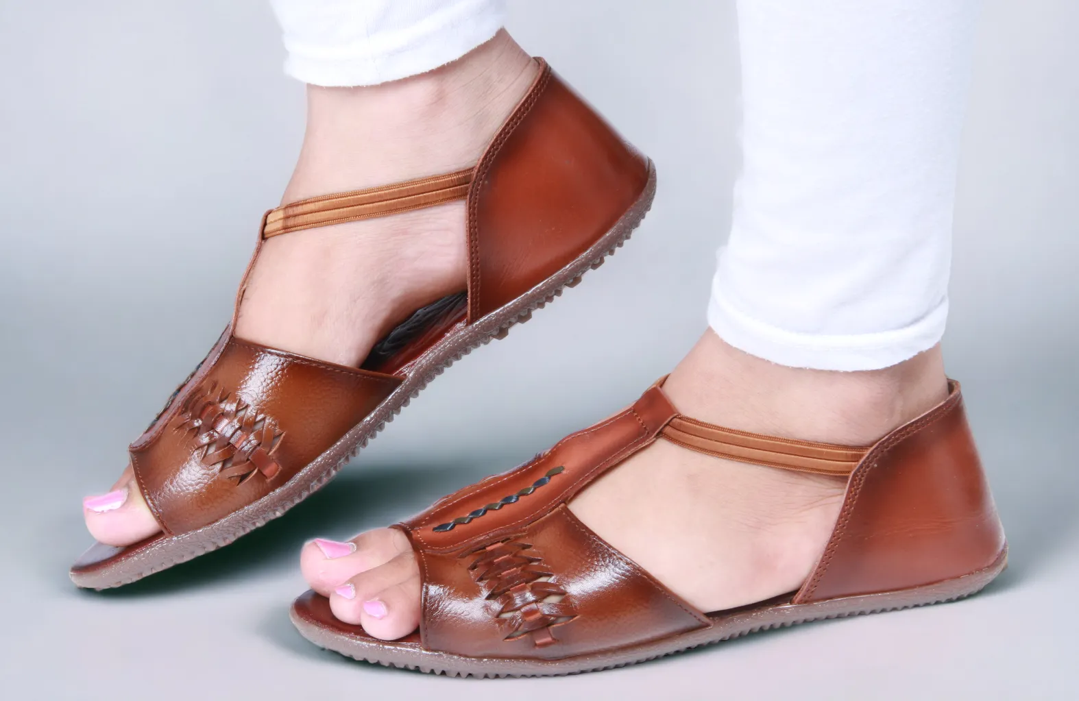 LADIES FLAT LEATHER SANDAL 996058