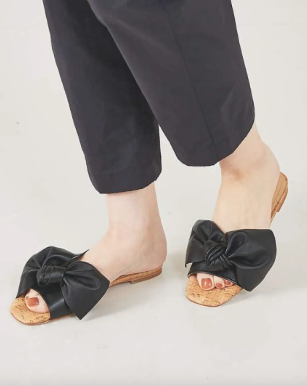 Leire Bow Flat