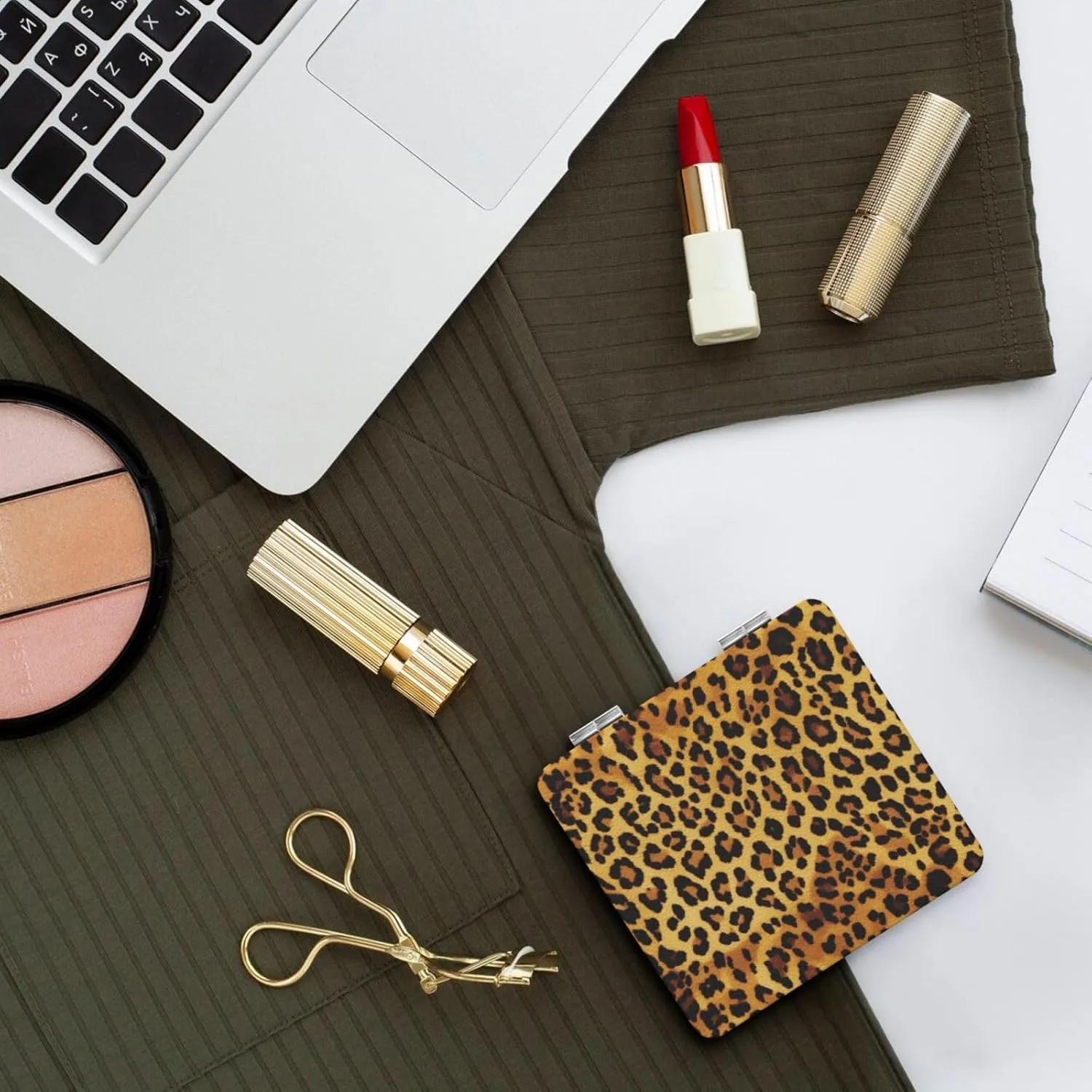 Leopard Pattern Printed Square Pocket Makeup Mirror with 1X/2X Magnification, Portable Mini Travel Makeup Mirror for Travel Daily Work Beauty