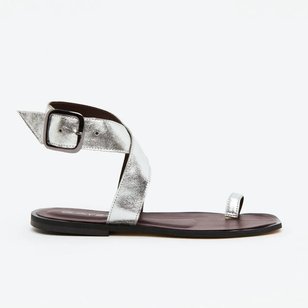 Lívia Flat Sandals