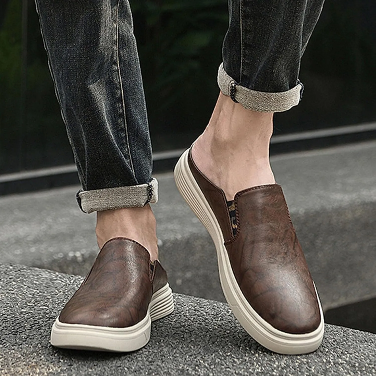 Men Cowhide Slip On Flat mule Shoes Summer Closed Round Toe Fashion Retro Backless Dress Loafers Shoes Comfortable Anti Slip Lightweight Moccasin Half Slides