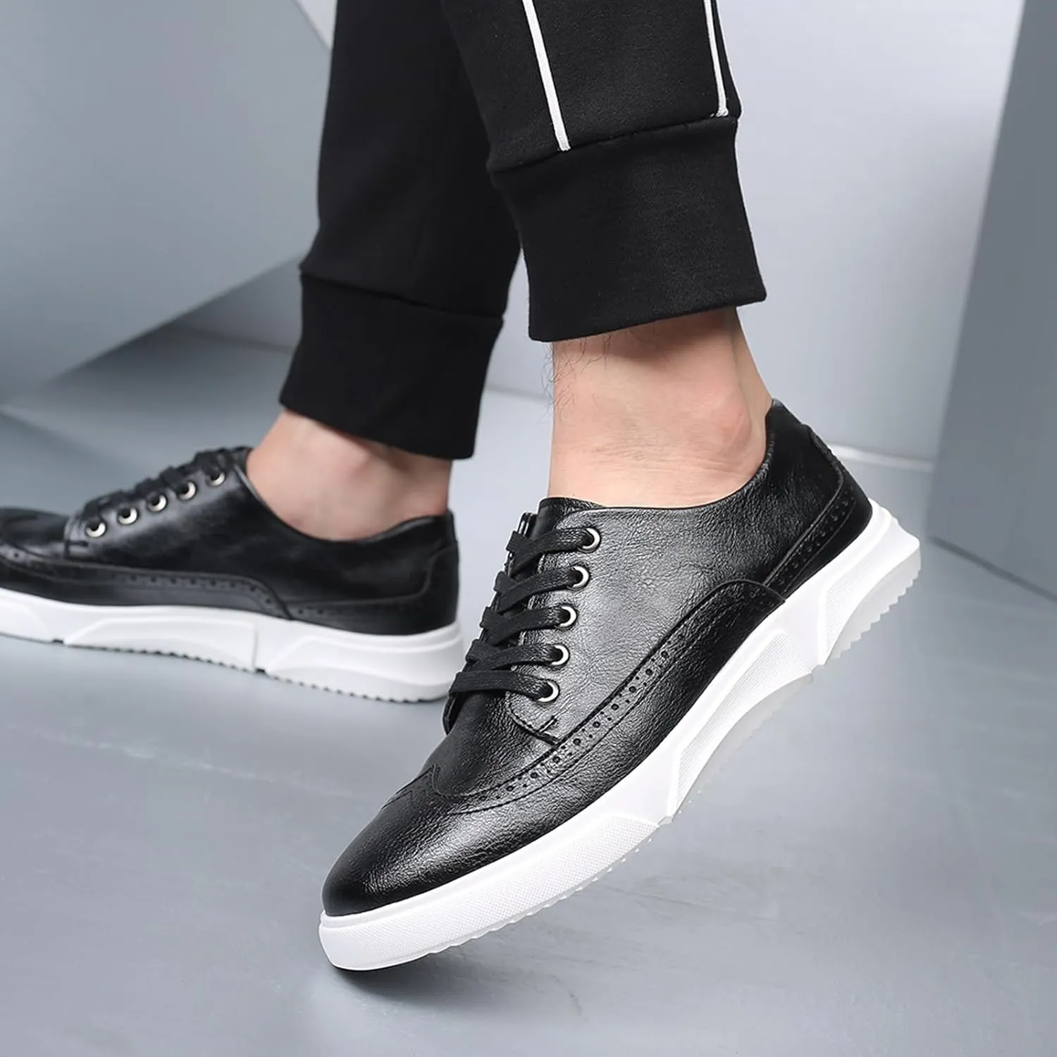 Men's Leather Flat Oxford Sneakers Fashion Brogues Wing Tip Lace Up Cap Toe Soft Sole Casual Dress Loafers for Business Office Work