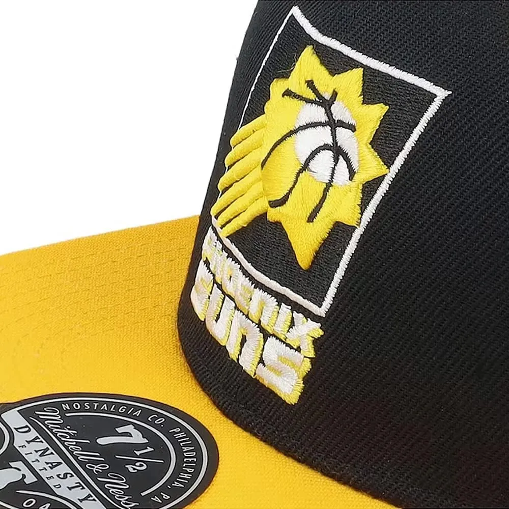 Mitchell & Ness mens Chicago Bulls Hwc Hardwood Classics Dynasty Yellow Toe Fitted Cap