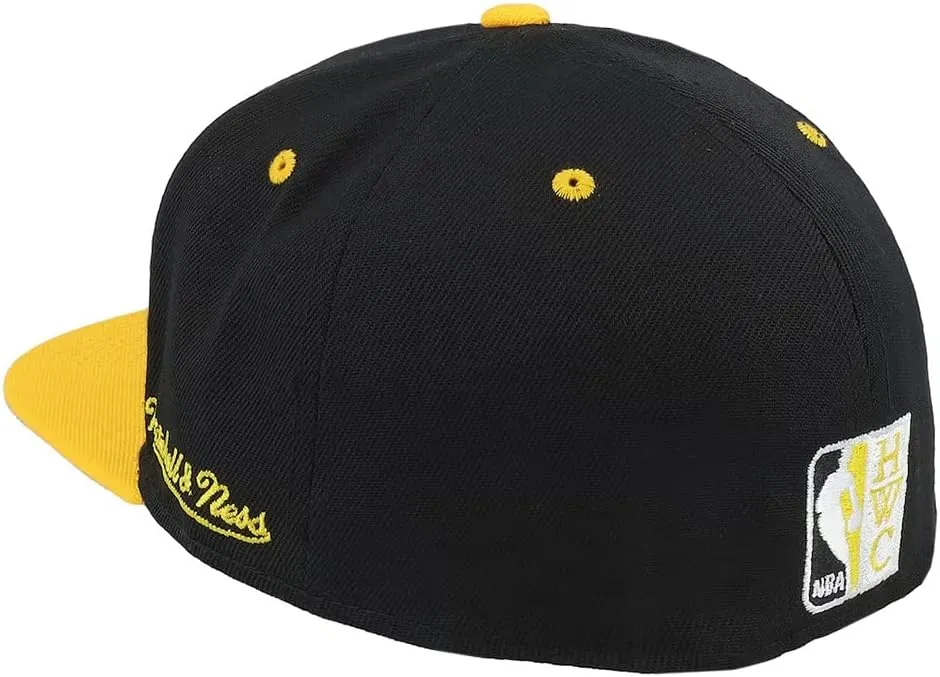 Mitchell & Ness mens Chicago Bulls Hwc Hardwood Classics Dynasty Yellow Toe Fitted Cap