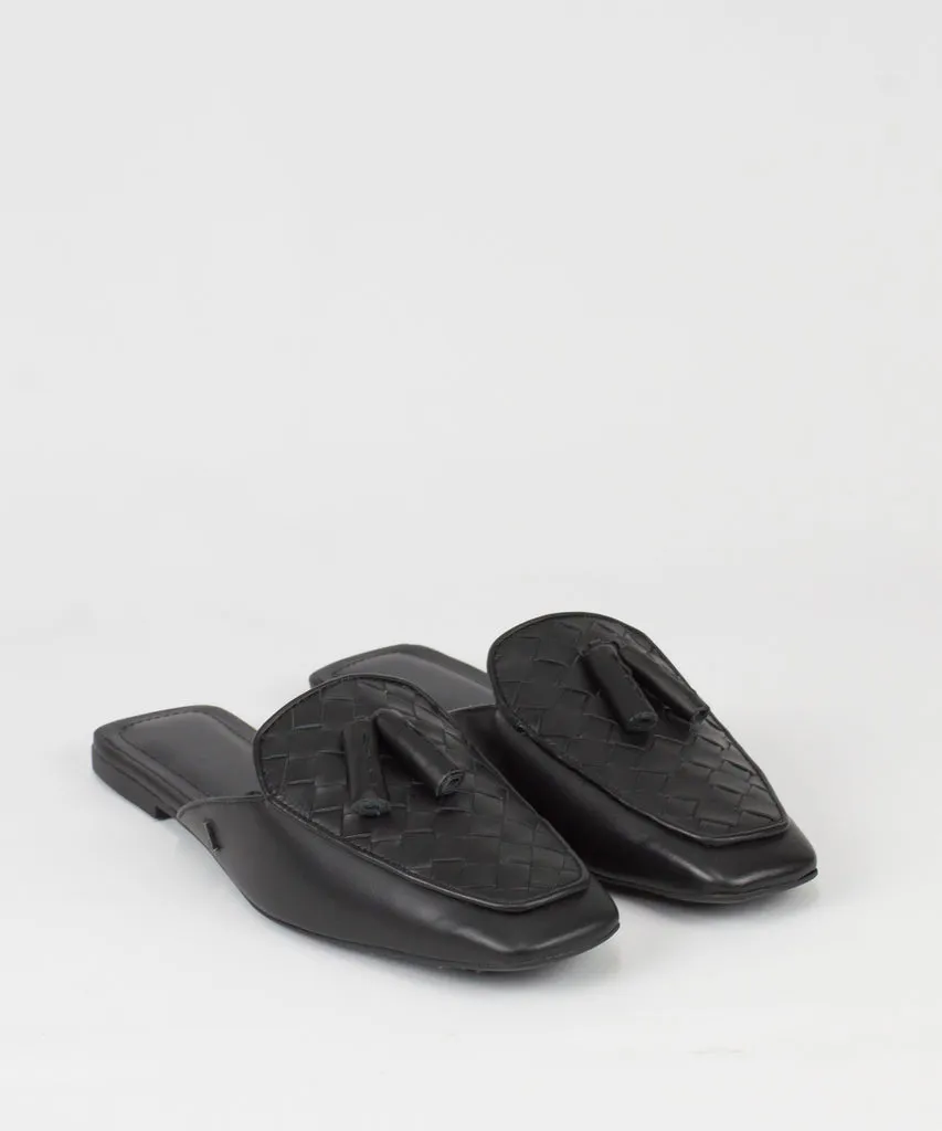 Mule Santa Lolla Preto Bico Quadrado Couro - 0505.362A.02E7.0001