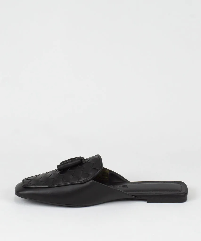 Mule Santa Lolla Preto Bico Quadrado Couro - 0505.362A.02E7.0001