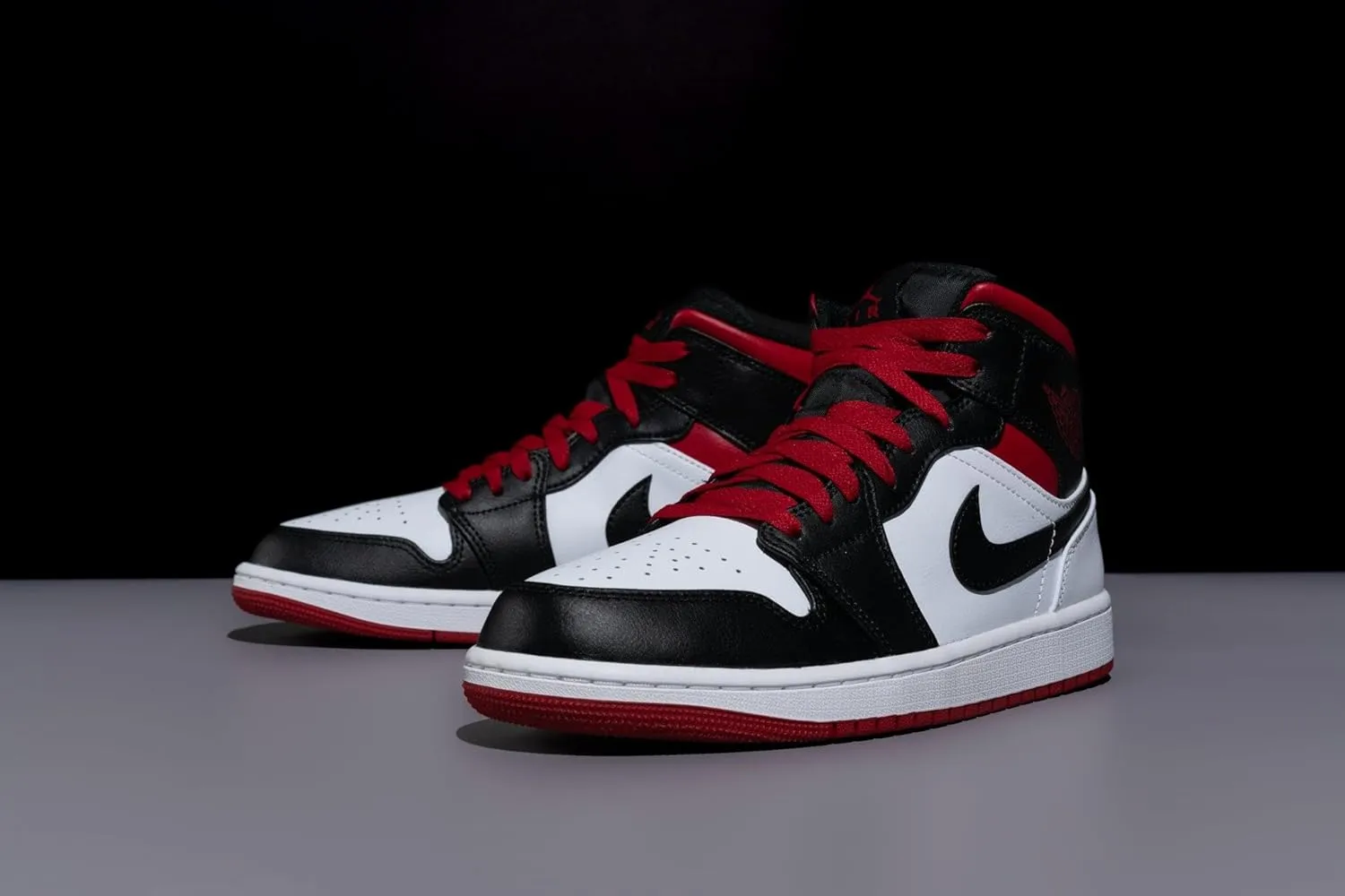 Nike mens Modern
