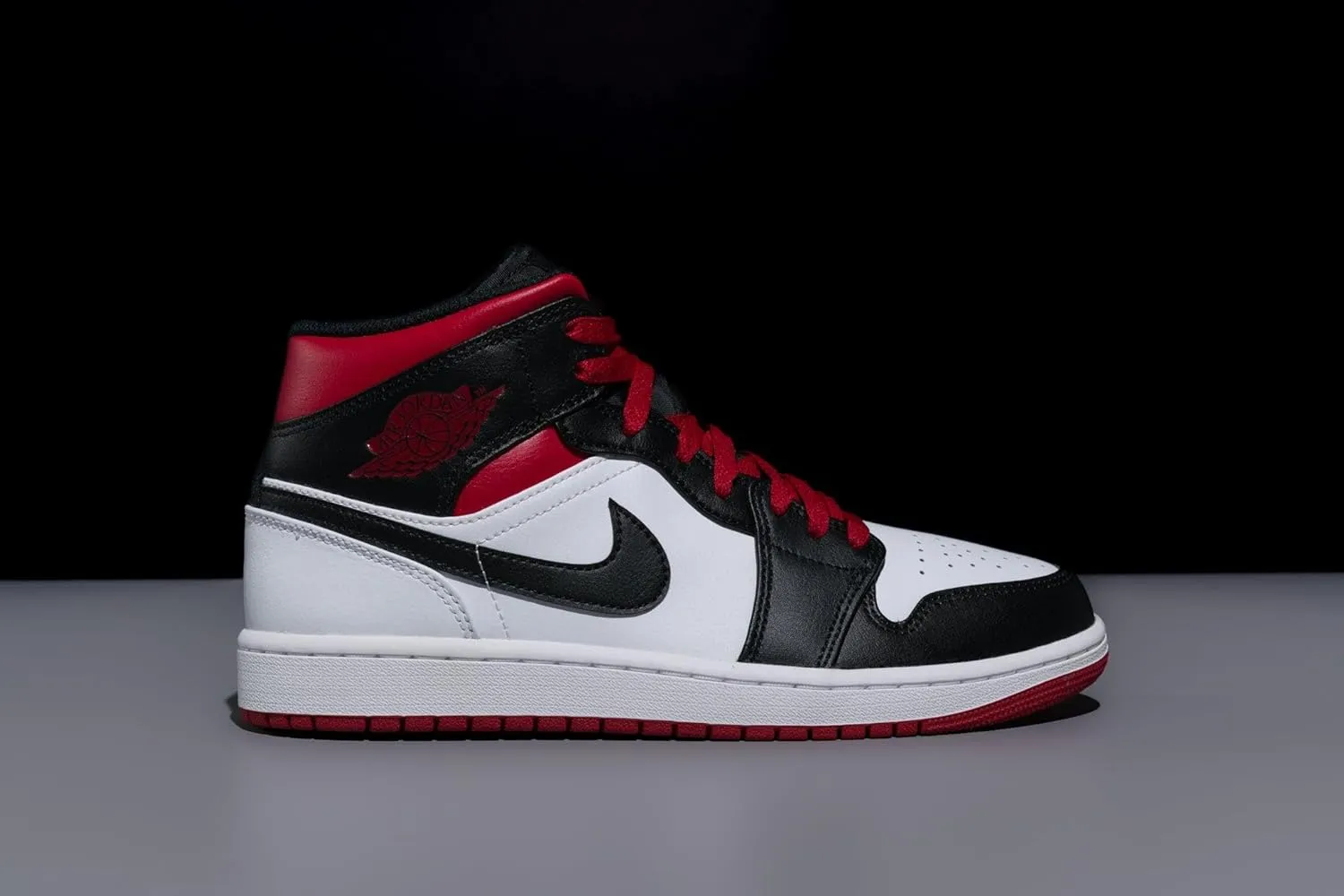 Nike mens Modern