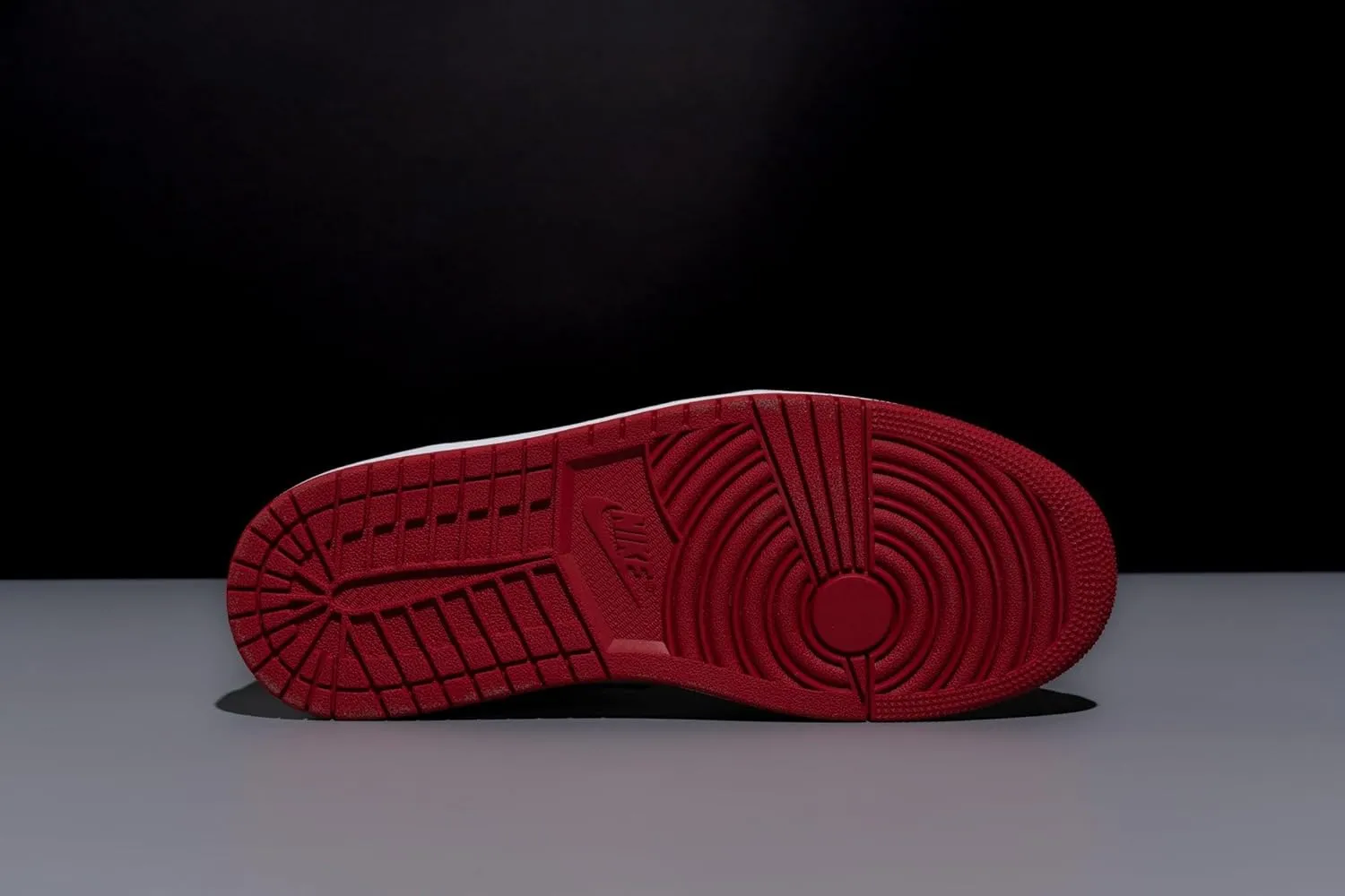 Nike mens Modern