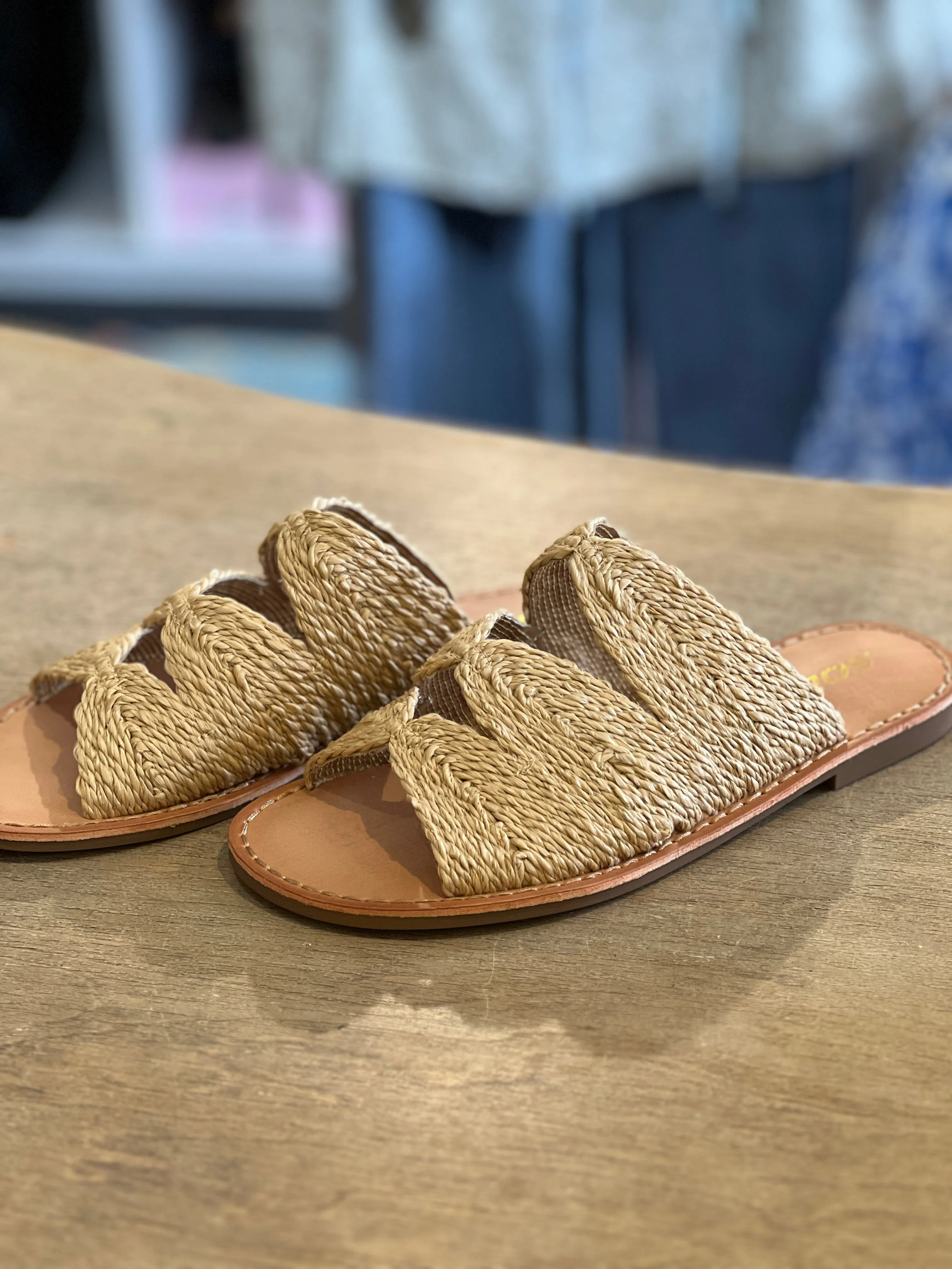 RAFFIA SANDAL