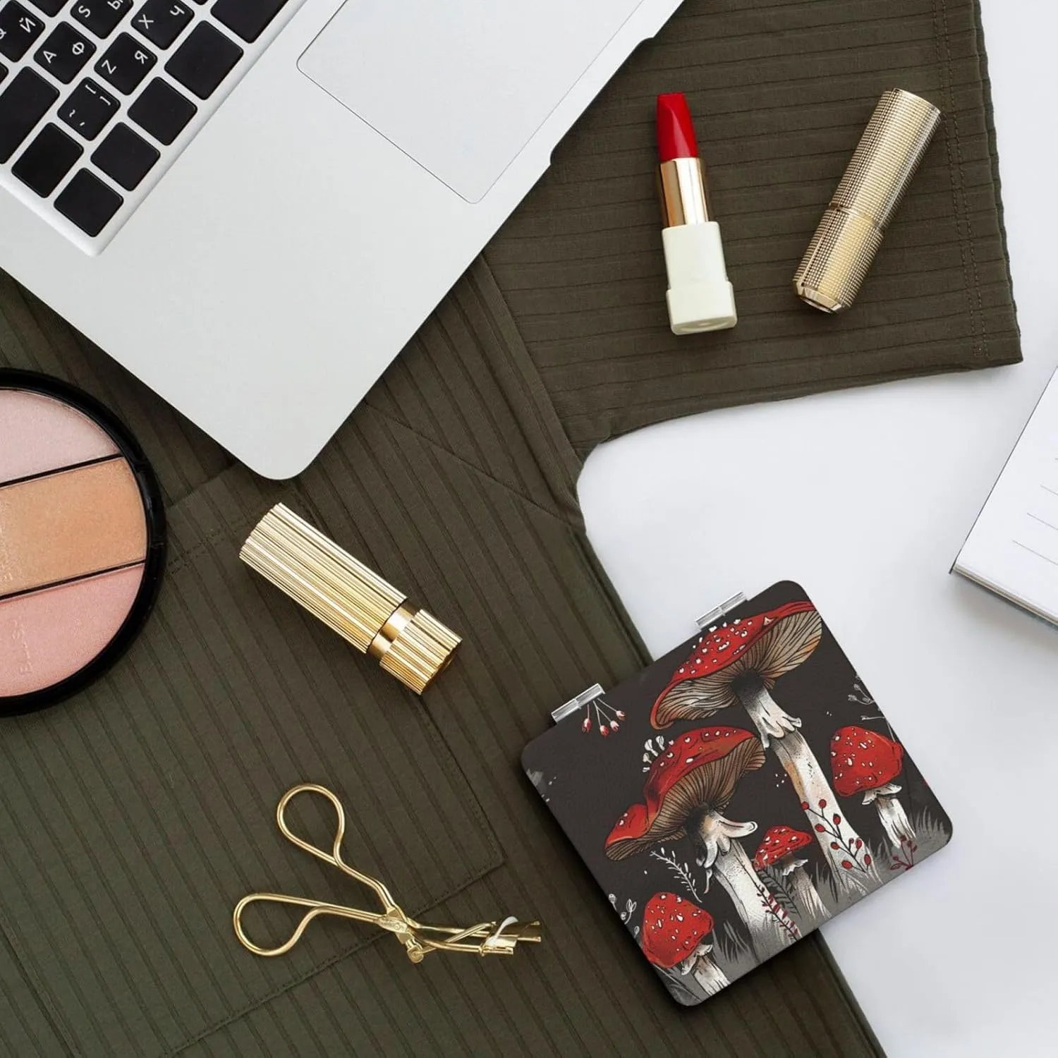 Red Mushrooms 1 Printed Square Pocket Makeup Mirror with 1X/2X Magnification, Portable Mini Travel Makeup Mirror for Travel Daily Work Beauty