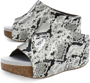 VOLATILE Women's Carrier Wedge Sandal