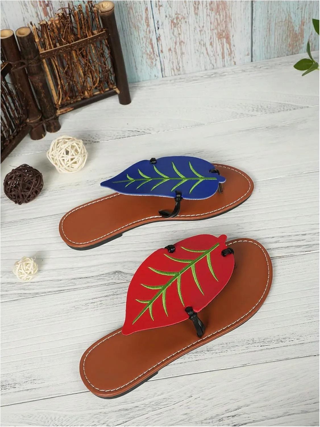 Women's Boho Leaf Appliques Thong Sandals Open Toe Outdoor Flip Flops Casual Slippers