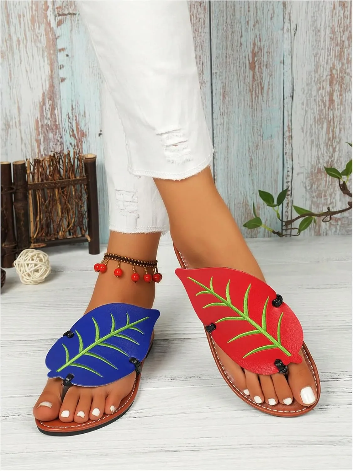 Women's Boho Leaf Appliques Thong Sandals Open Toe Outdoor Flip Flops Casual Slippers