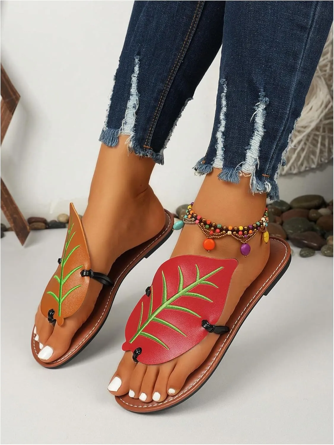 Women's Boho Leaf Appliques Thong Sandals Open Toe Outdoor Flip Flops Casual Slippers