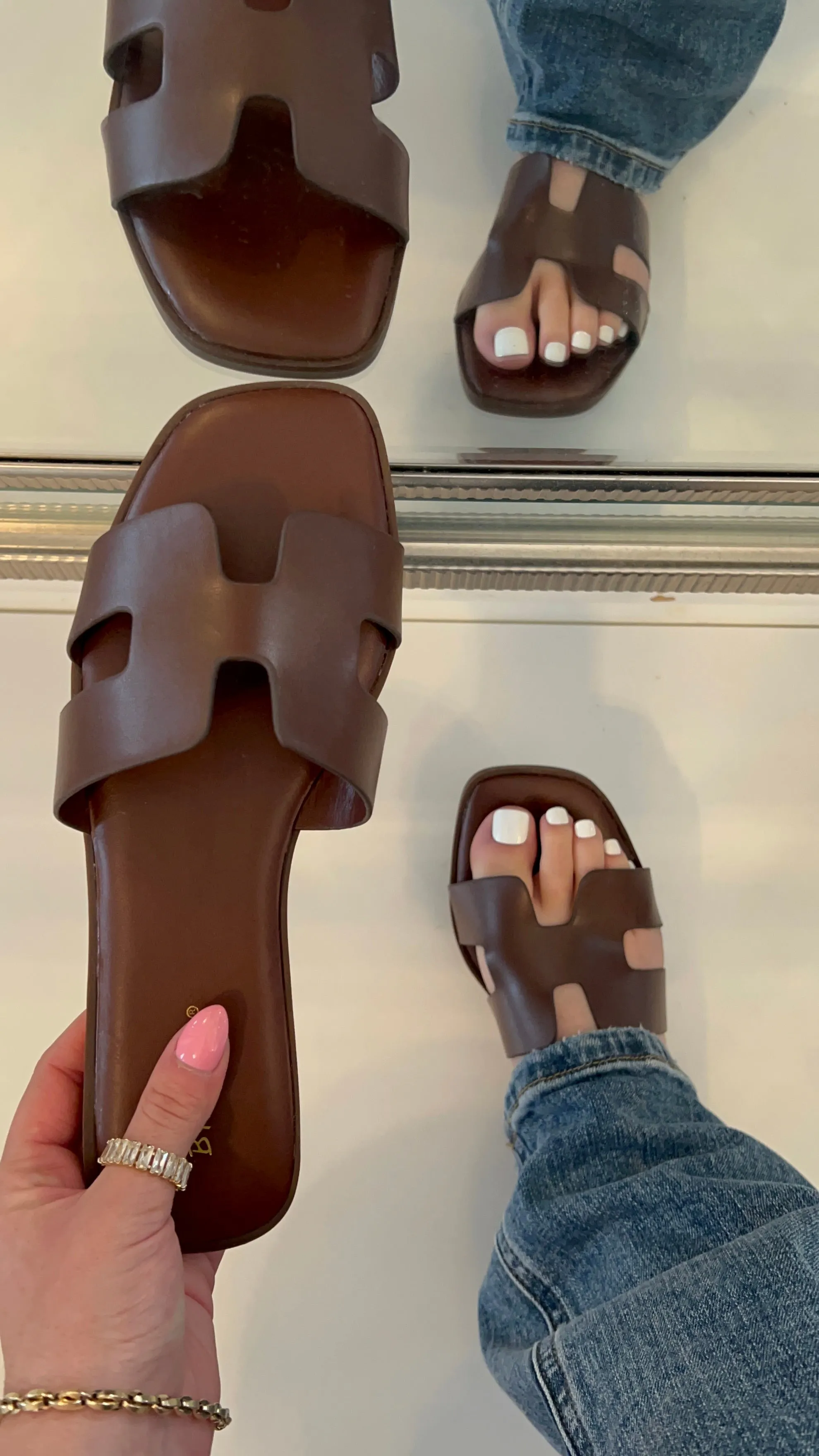Zara Flat Sandal - Brown